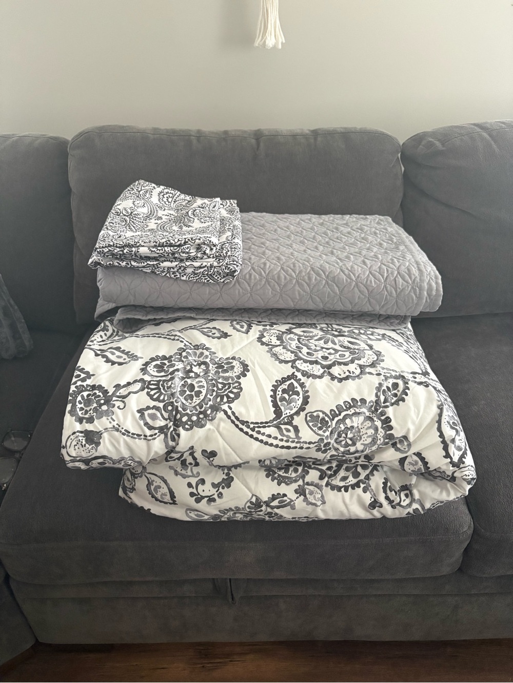 Queen Reversible Comforter Set -